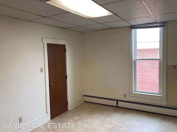 5th image of 412 Main St APT 8