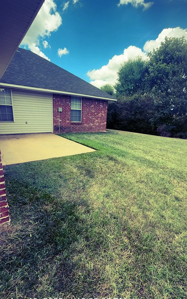 3 bed, 1521 sqft, $1,700 — Photo 2