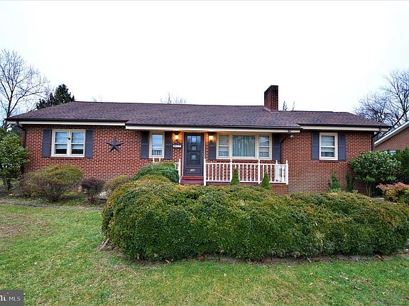 2nd image of 116 Laurel Ave