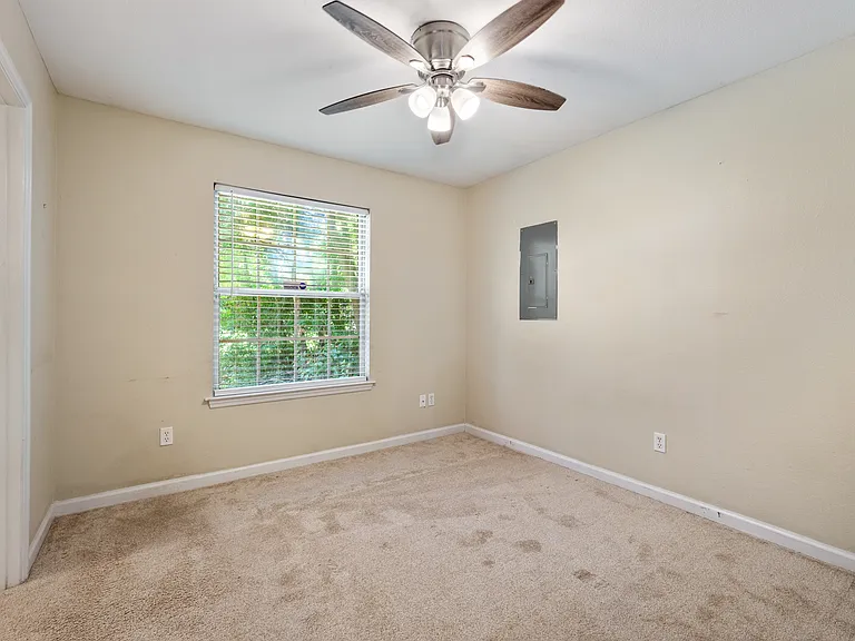1834-1 Westminster Dr — Photo 3