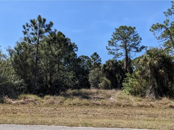 8026 Rolling Cir, Labelle, FL 33935