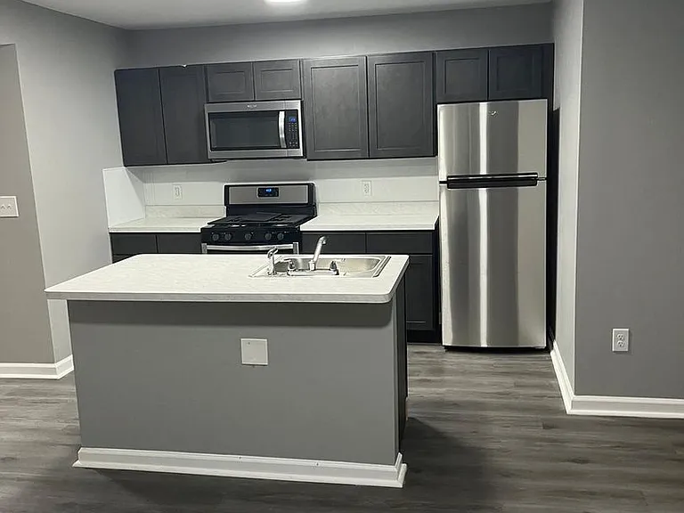 Mandela Apartments — Photo 18