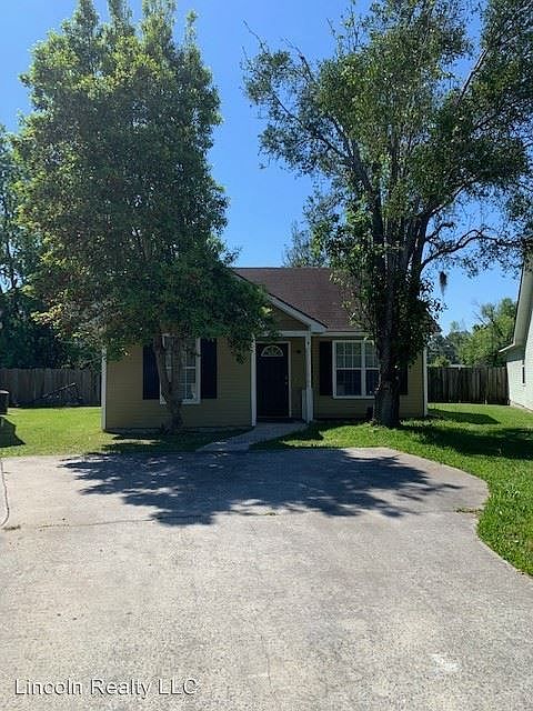 1st image of 4 Kensington Cir