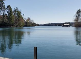 321 Wake Robin Dr, Sunset, SC 29685