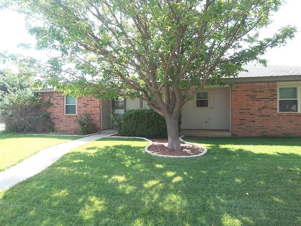 8310 Wilshire Dr
