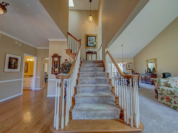 4th image of 52463 Woodington Ct