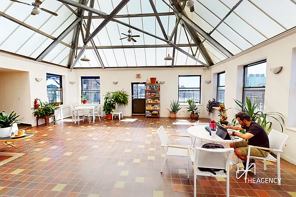 Rented by The Agency | media 20