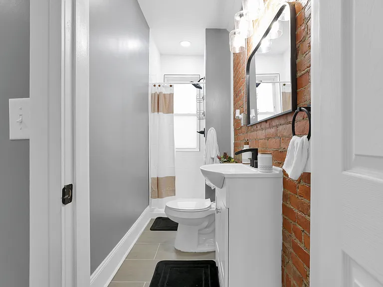 966 N 4th St #1/2 — Photo 19