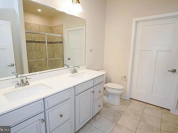 3rd image of 18027 Seaview Ln