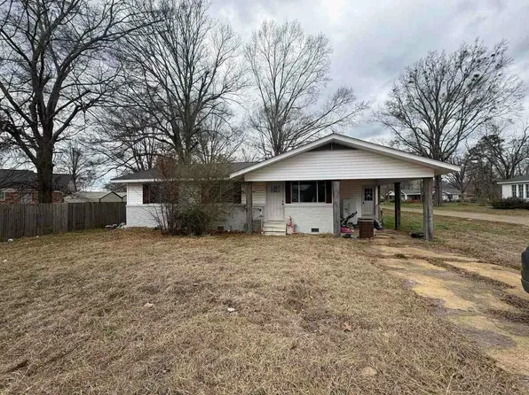 107 Spruce St, Walnut Grove, MS 39189