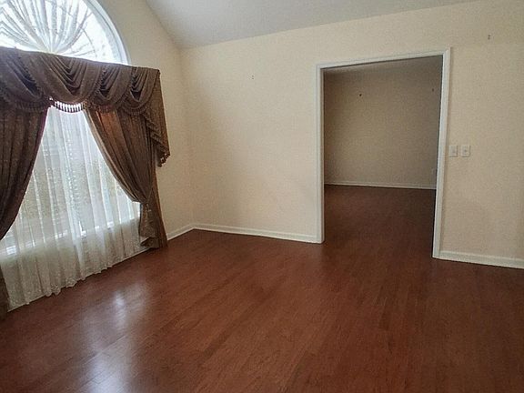 3rd image of 1616 Belleville Rd