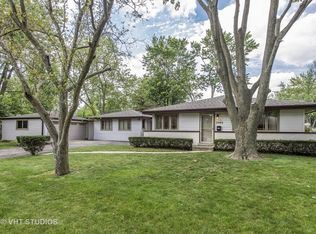 2943 Knollwood Ln, Glenview, IL 60025