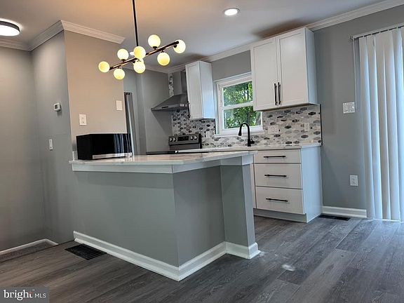 4th image of 8 Pine Ridge Ct #11-4