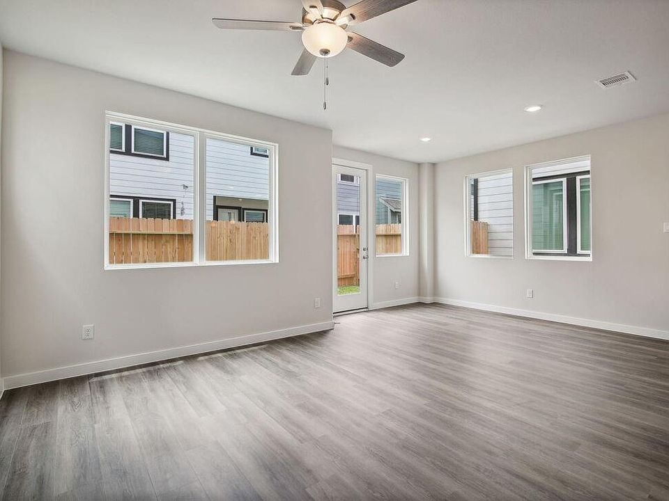 2nd image of 1023 Cedar Place Ln
