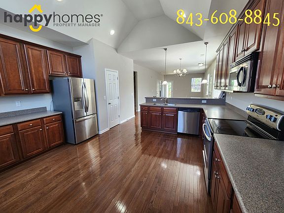 3rd image of 125 Winding River Dr