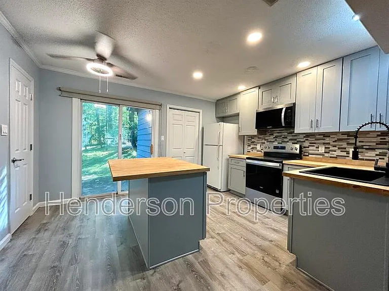 114 Joshua Case Ct — Photo 6