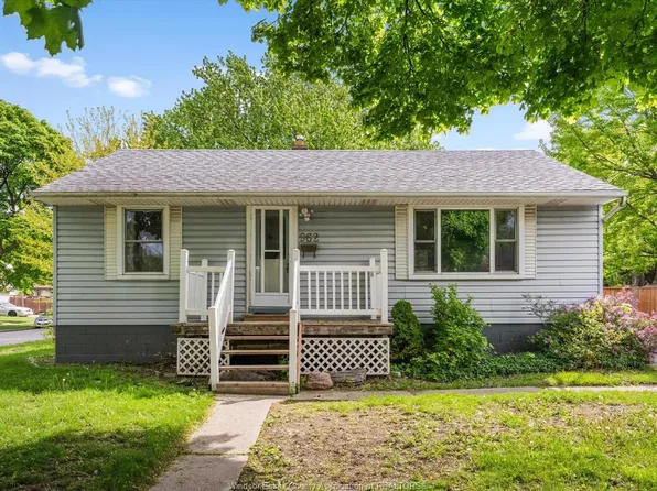 962 Merritt Dr, Windsor, ON N9B 3C5