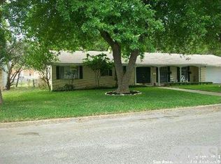 1023 Kilgore St, Pleasanton, TX 78064