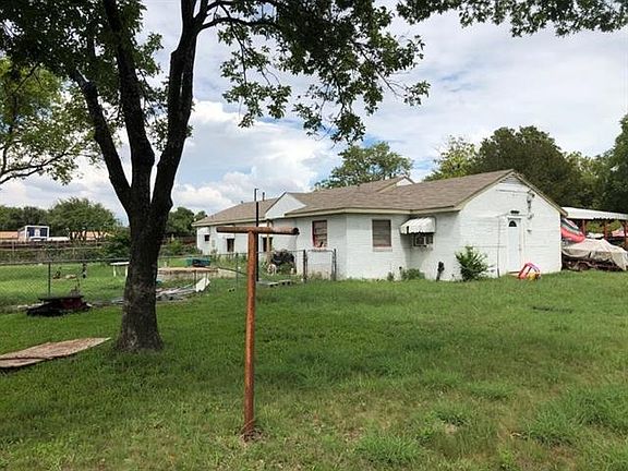 2nd image of 1615 Idlewild Ln
