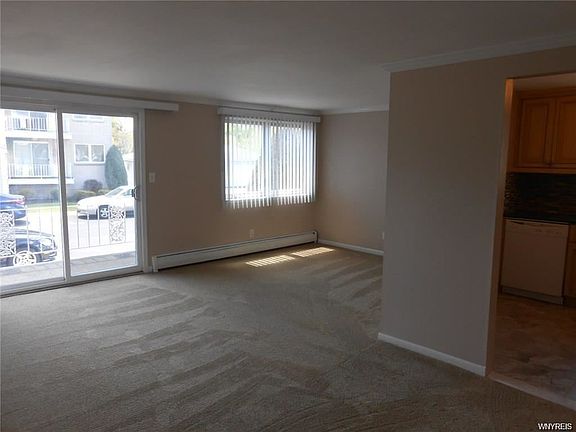 4th image of 116 Churchcroft Ln APT 1