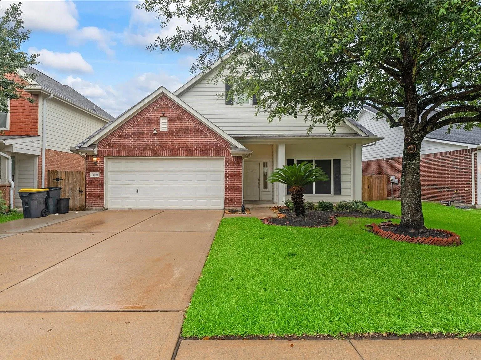 3 bed, 2.0 bath, 1817 sqft, $1,900 — Photo 1