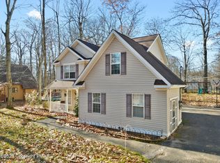 3363 Oberon Rd, Tobyhanna, PA 18466