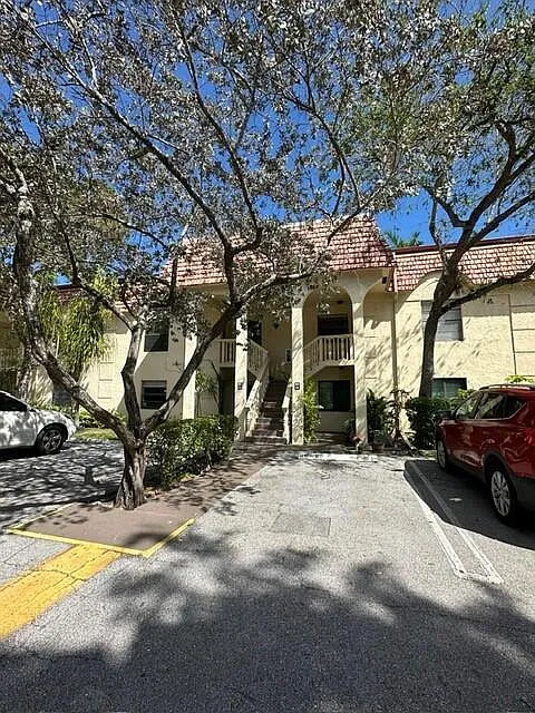 2 bed, 2.0 bath, 936 sqft, $2,000 — Photo 3