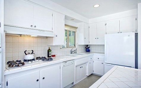 4th image of 4648 Nob Hill Dr