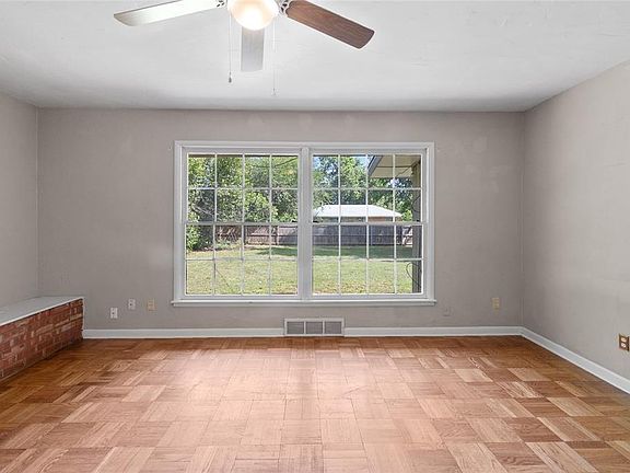 4th image of 1229 Leslie Ln