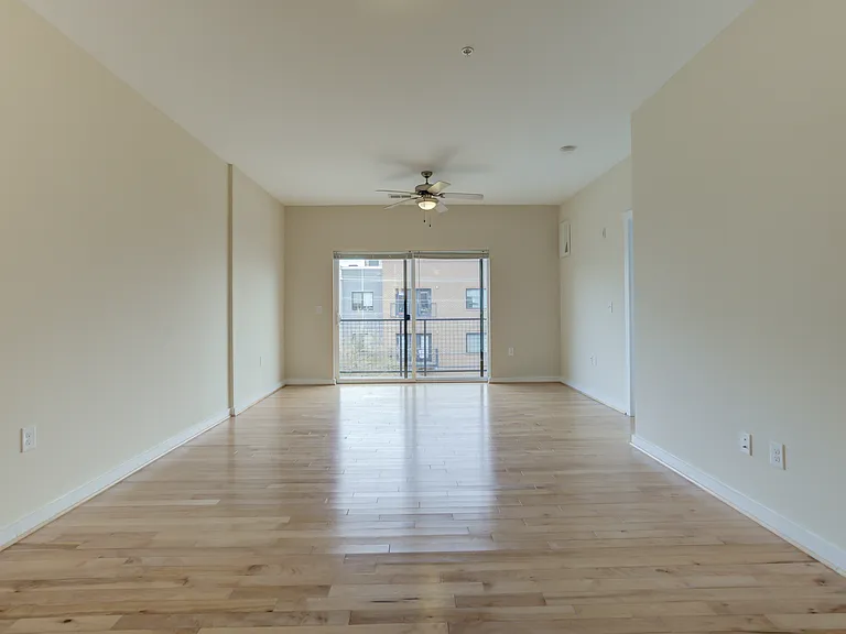 908 Perry Street — Photo 10