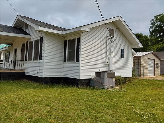 4th image of 805 Goddard Ave