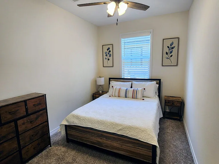 1023 W Blount St — Photo 15
