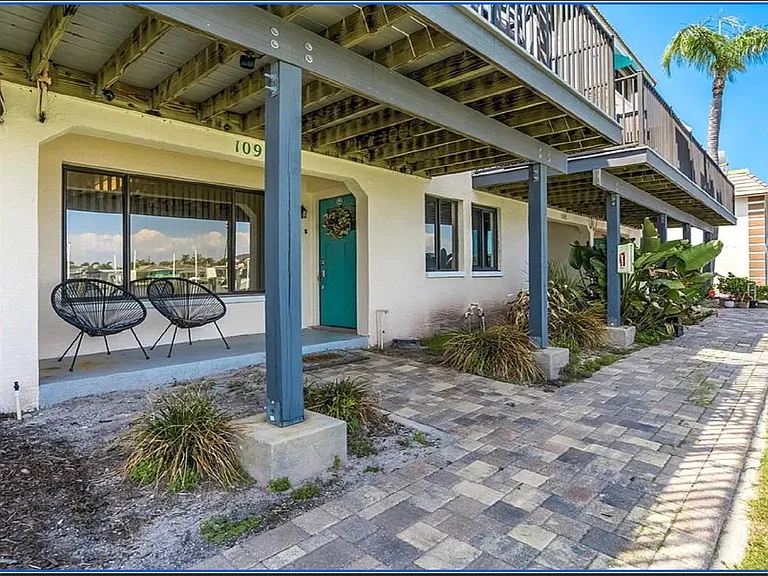 325 Island Way #109 — Photo 7