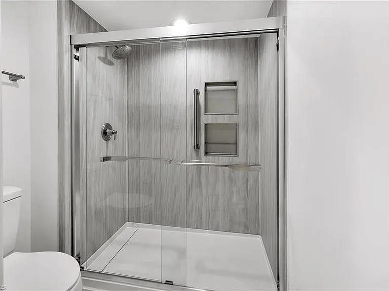 222 Harbour Dr #114 — Photo 16