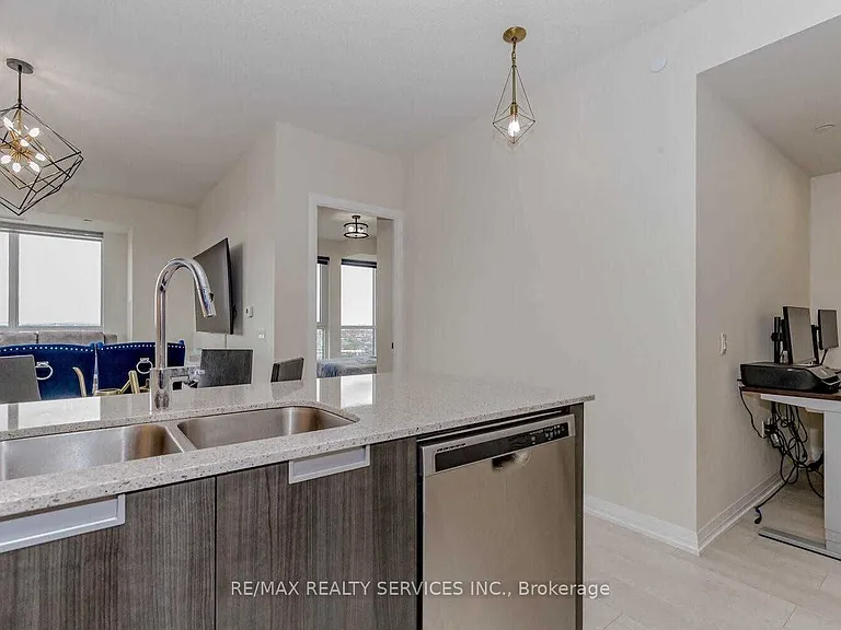 35 Watergarden Dr #2517 — Photo 11