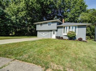 1910 Kennedy Dr, Wickliffe, OH 44092
