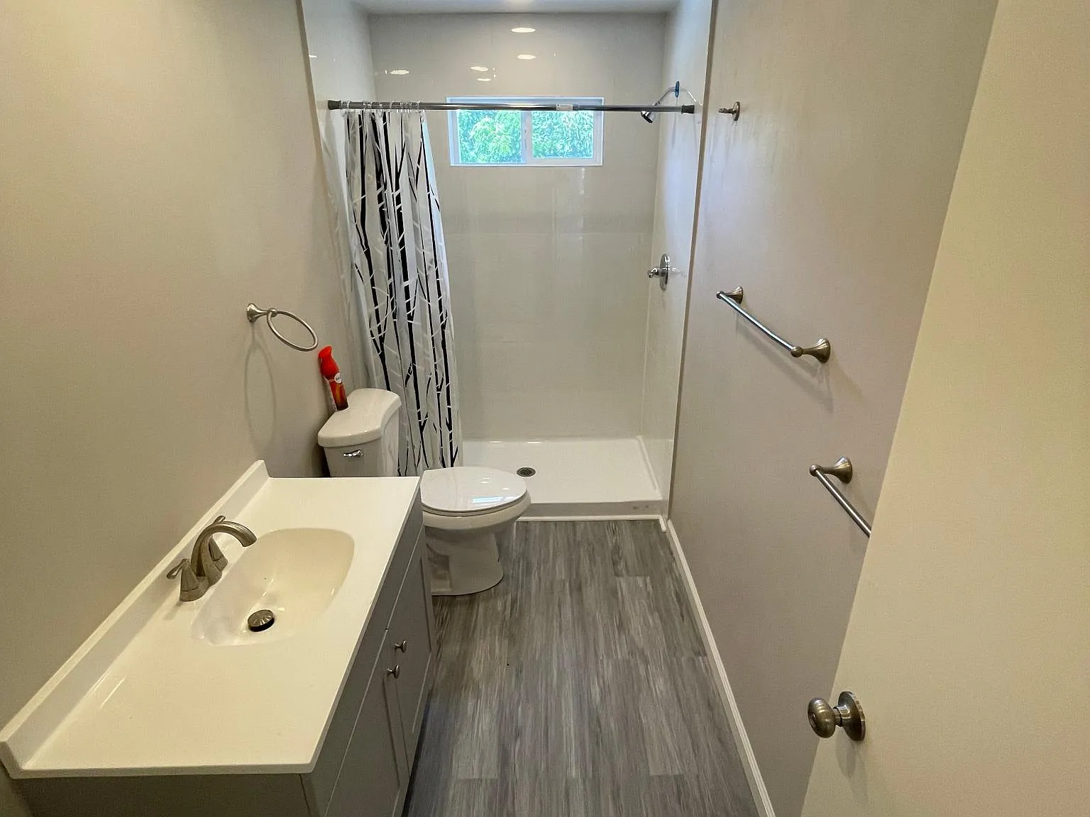 11 E Beale Ave — Photo 2