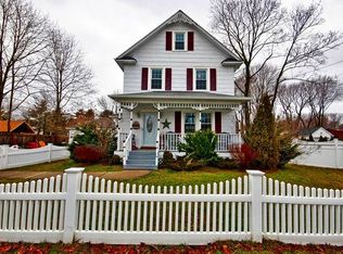 424 10th Ave, East Northport, NY 11731