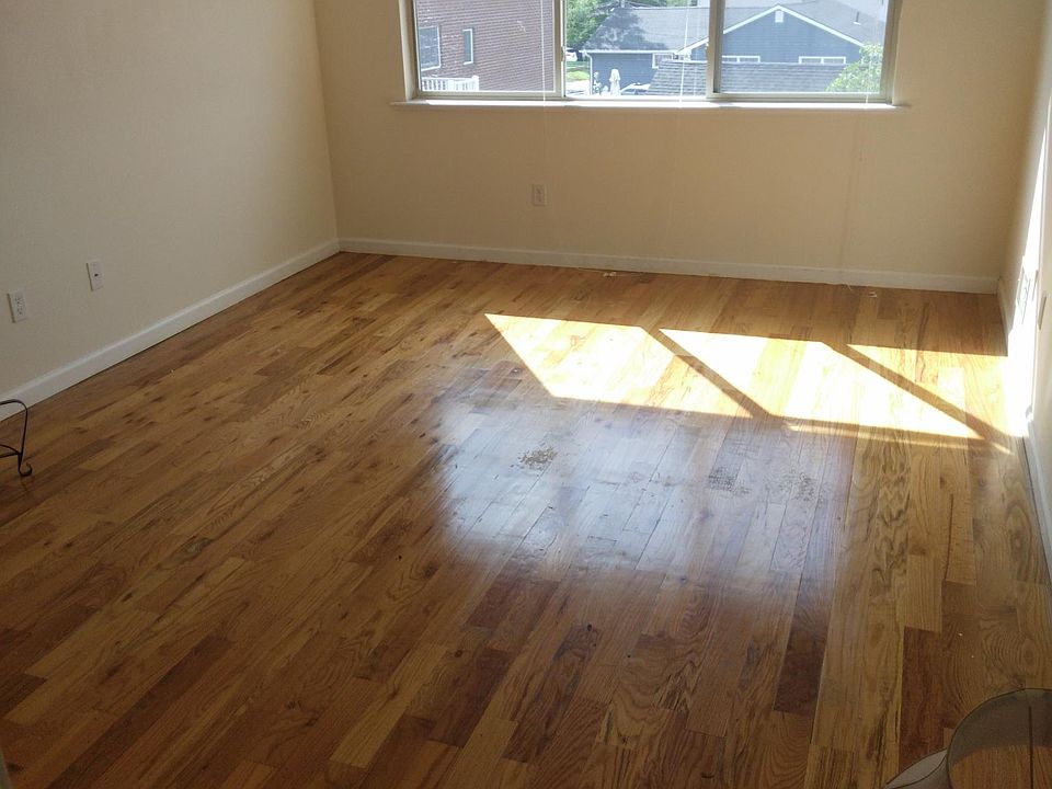 1st image of 452B Bradley Ave