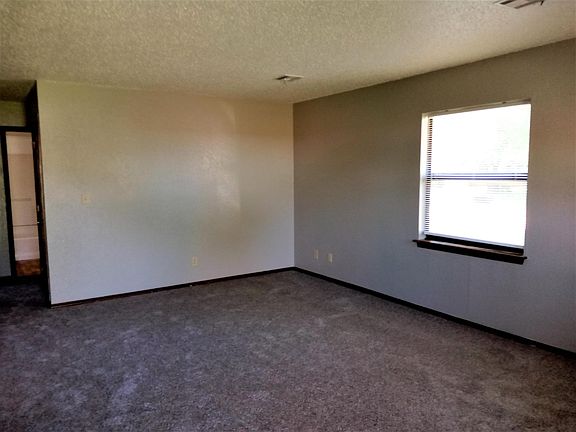 3rd image of 1401 Nancy Dr #1403