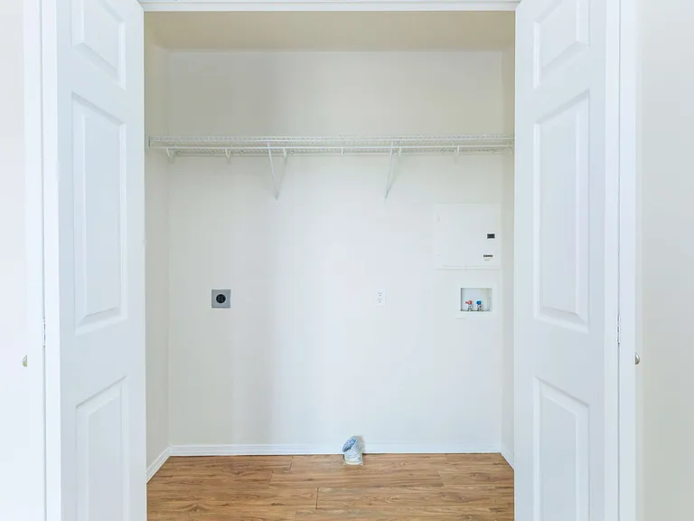Sandstone Heights Apartments Studio Laundry