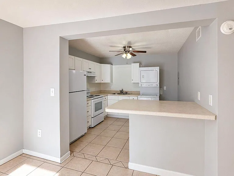 27 Kelly Ave NE #A — Photo 6