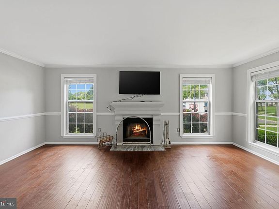 4th image of 601 Lindsley Ct