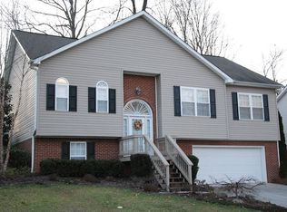 1857 Silver Cloud Ln, Knoxville, TN 37909