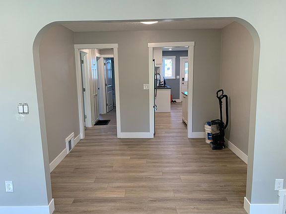 Dining room into hallway and kitchen