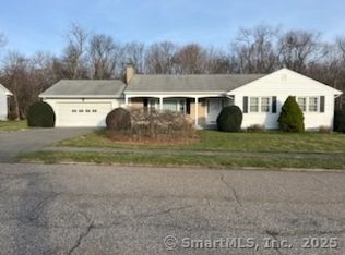 9 Farrel Dr, Ansonia, CT 06401