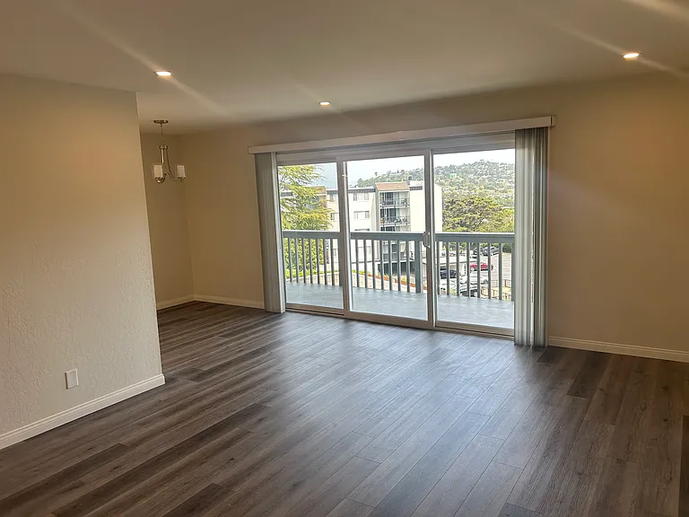 Hutton Terrace Apartments — Photo 6