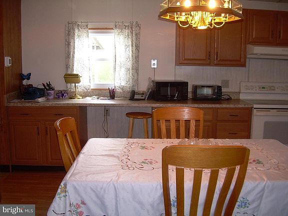 5th image of 485 Pilgrim Way