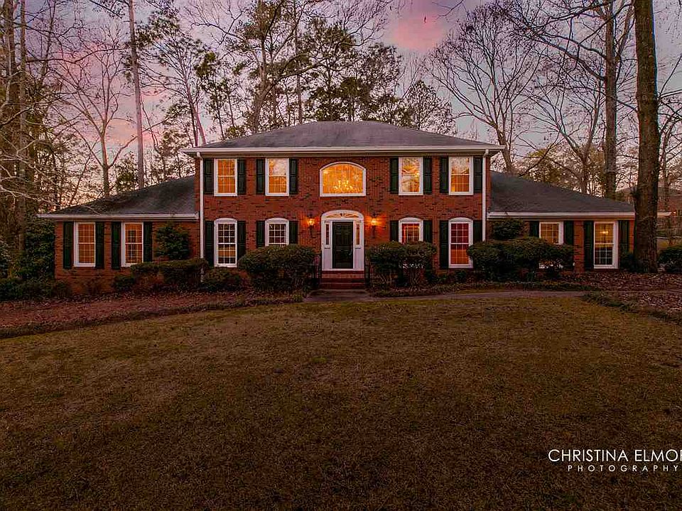 1st image of 121 Stillwood Dr