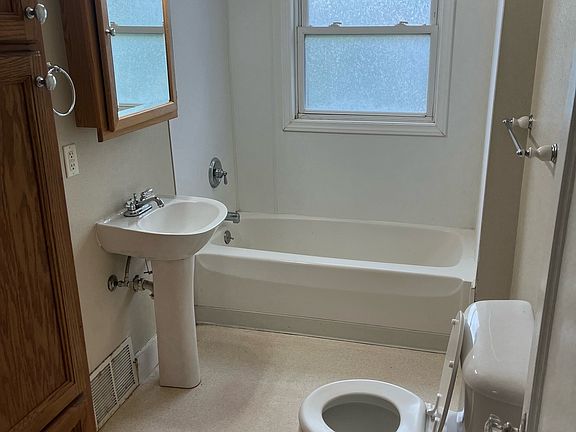 3rd image of 421 W Ave S #3